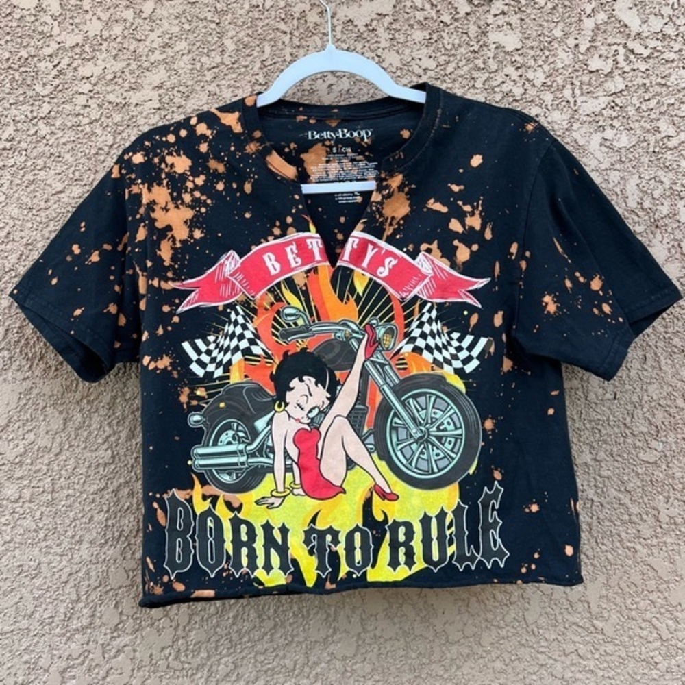 Betty Boop Crop T-Shirt Born To Rule Shirt Size‎ Small Boxy Oversized Top